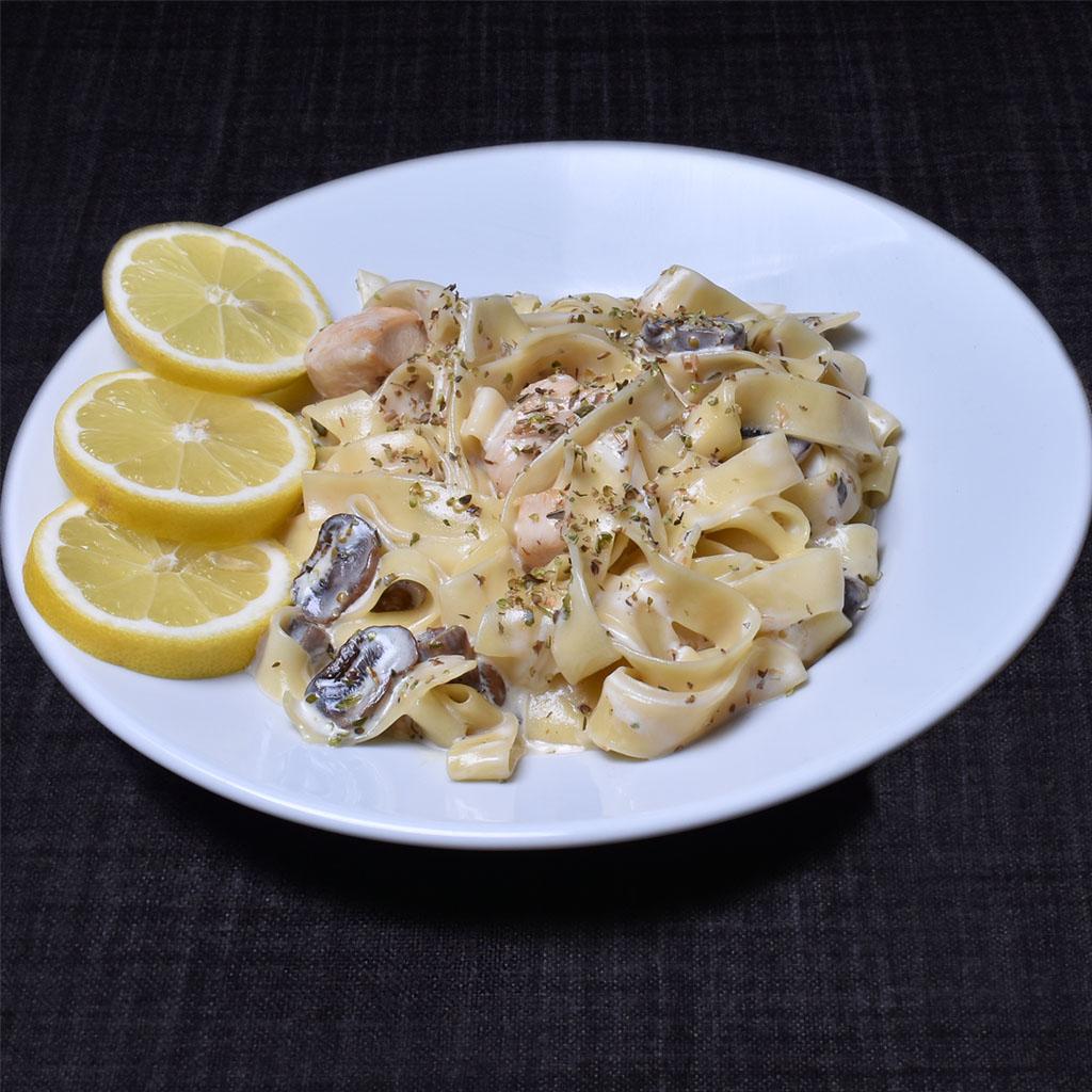 فيتوتشيني دجاج ألفريدو